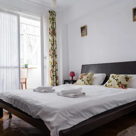 Opia - Old Town Apartment