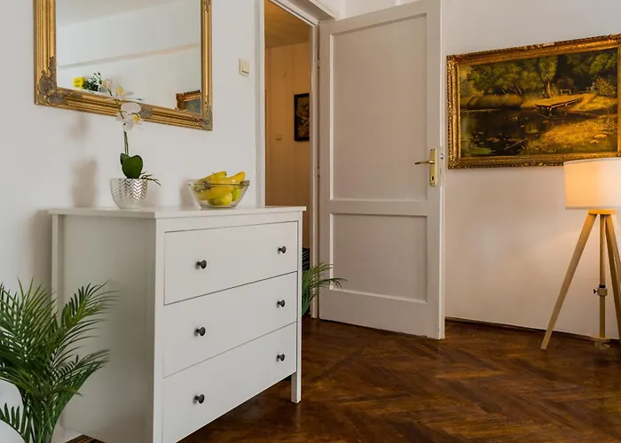 Opia - Old Town Bukarest