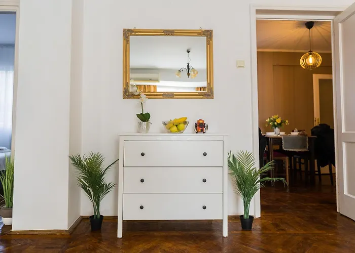 Opia - Old Town Apartman *