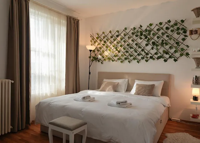 Opia - Old Town Apartman Bukarest